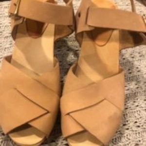 Bryr Shoes | Bryr Clogs | Color: Cream/Tan